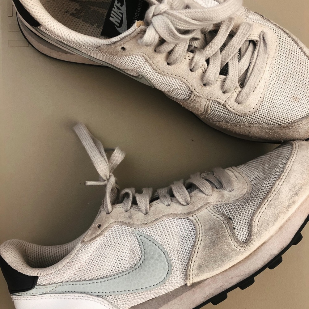 NIKE Lifestyle Shoes